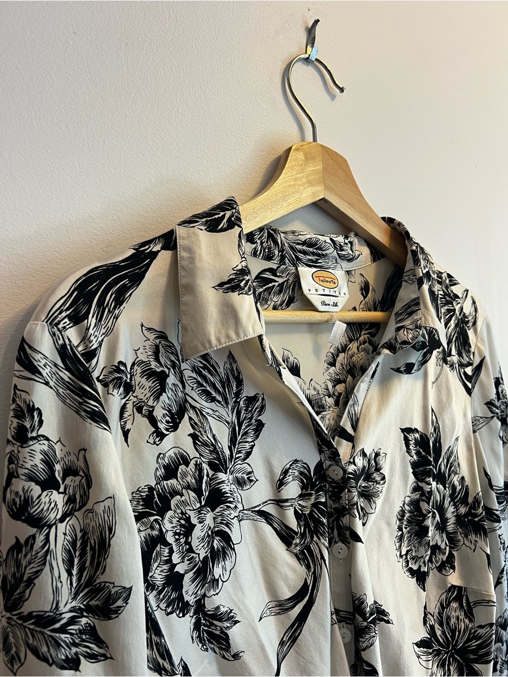 Tropical Floral Button-Up Shirt - Black on Gray-Cream